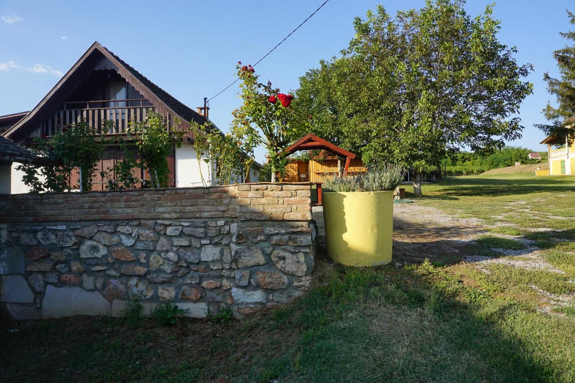Joe Bacsi Rezidenciaja Appartement Kisharsány Buitenkant foto