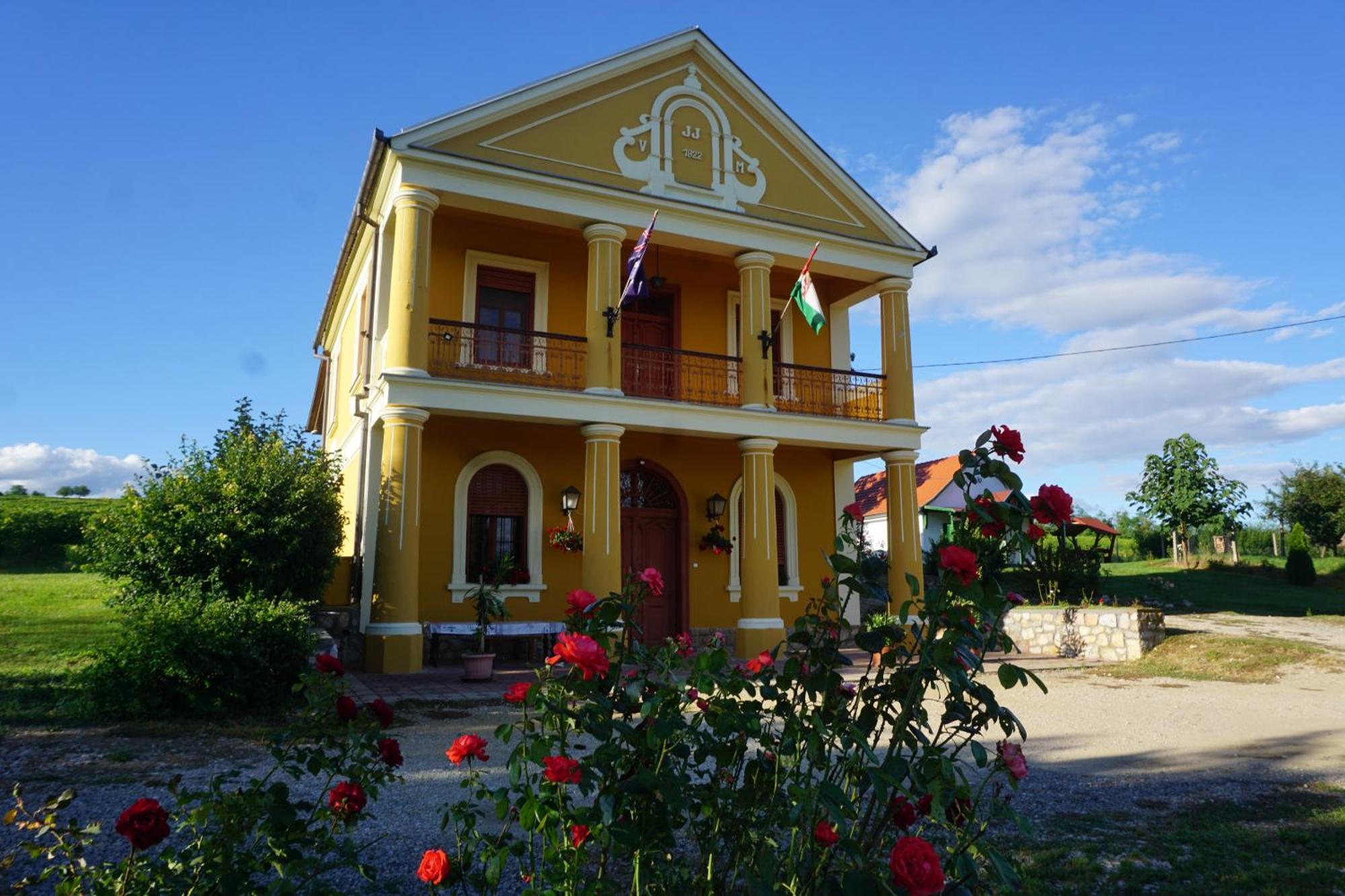 Joe Bacsi Rezidenciaja Appartement Kisharsány Buitenkant foto